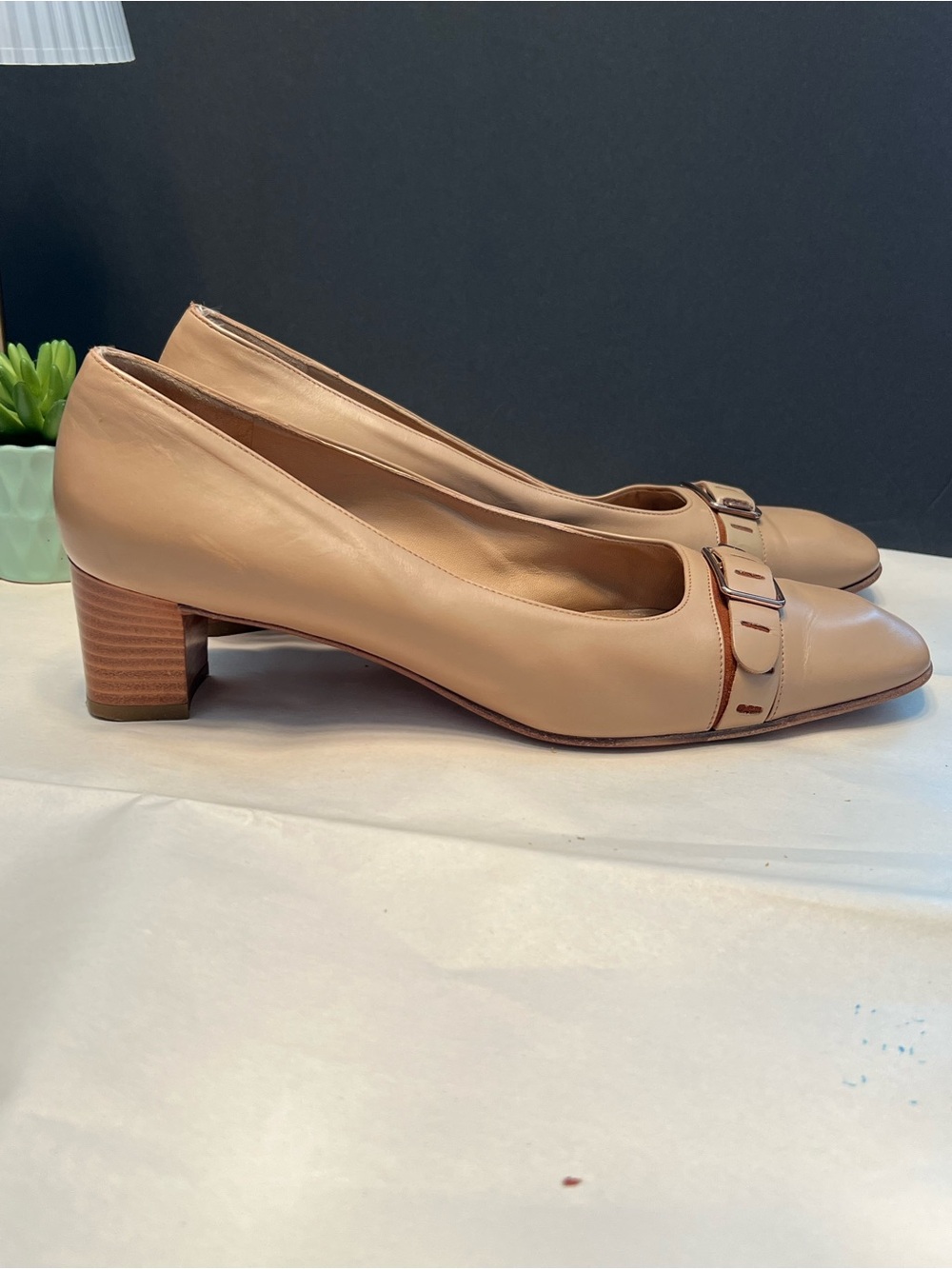 Salvatore Ferragamo Vintage Beige Leather Buckle Pumps - Picture 3 of 12